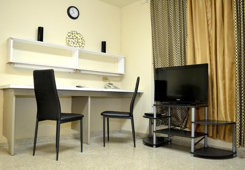 Hostal Universitario سان جيرمان المظهر الخارجي الصورة