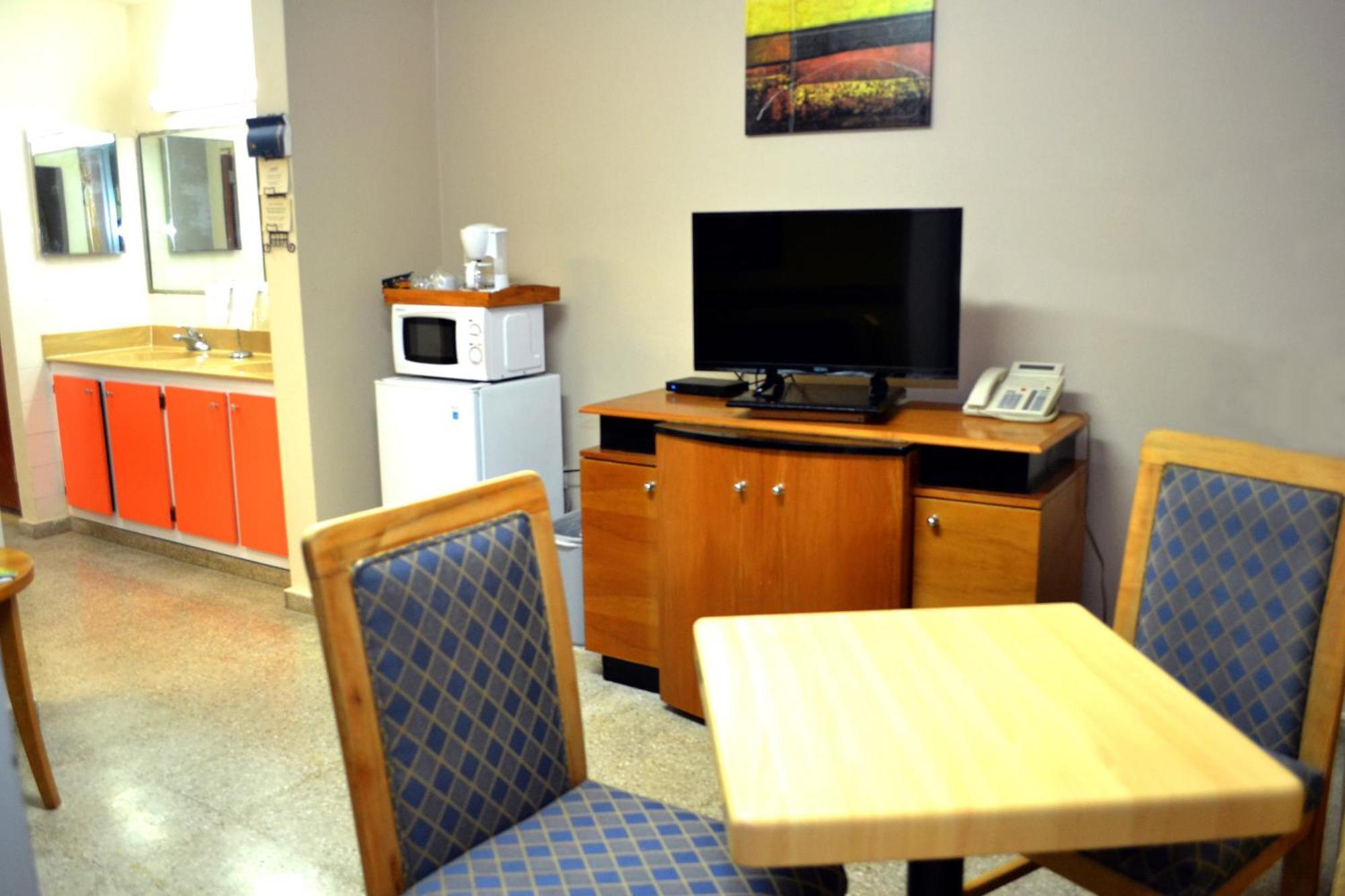 Hostal Universitario سان جيرمان المظهر الخارجي الصورة
